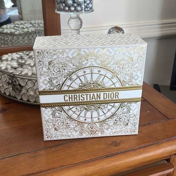 Limited Edition Christian Dior perfume set - Picture 5 of 5